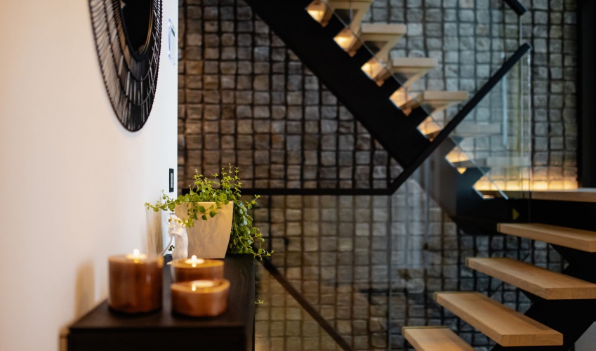 4x applications of natural stone in the interior designs